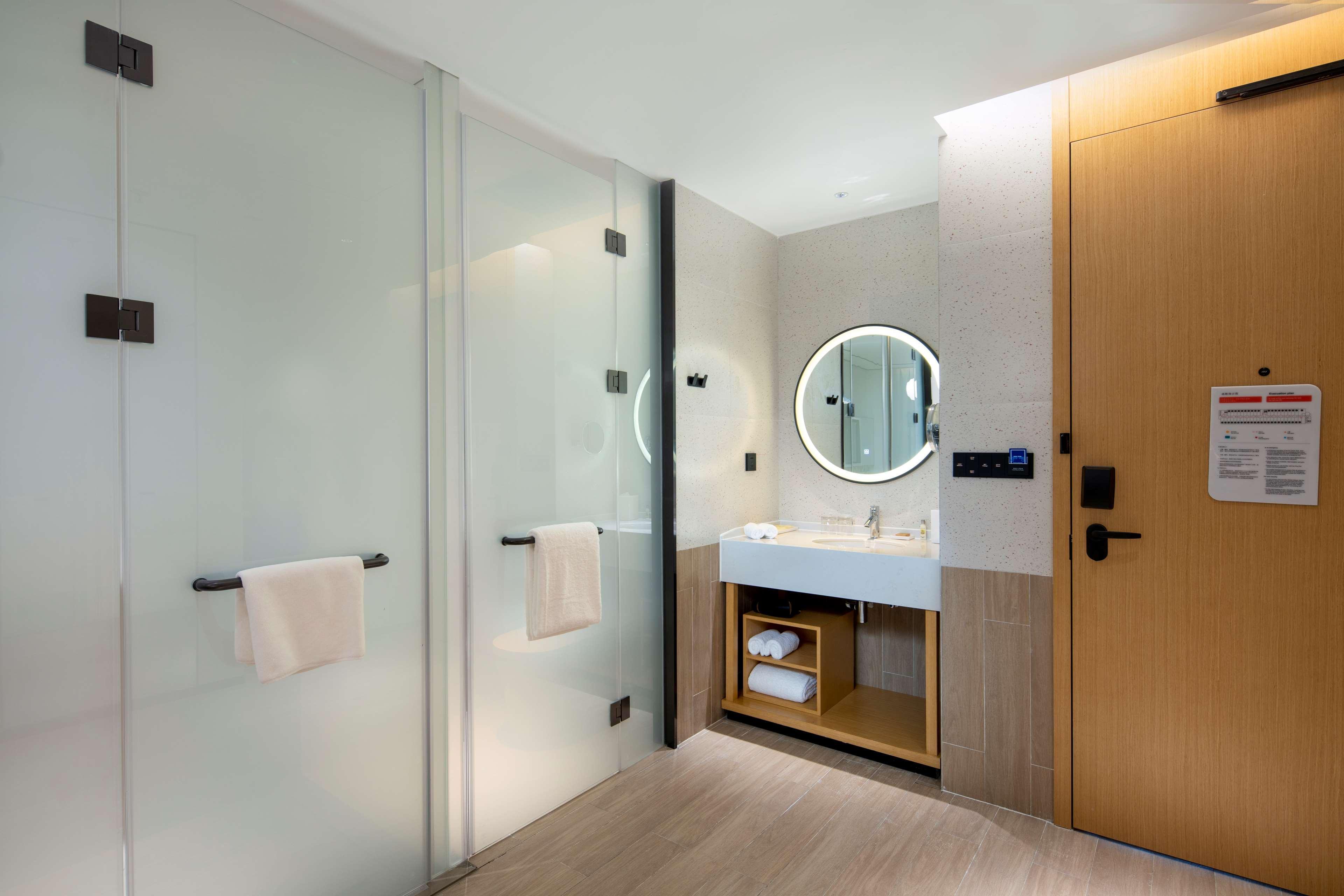 Hilton Garden Inn Shenzhen Nanshan Avenue Экстерьер фото