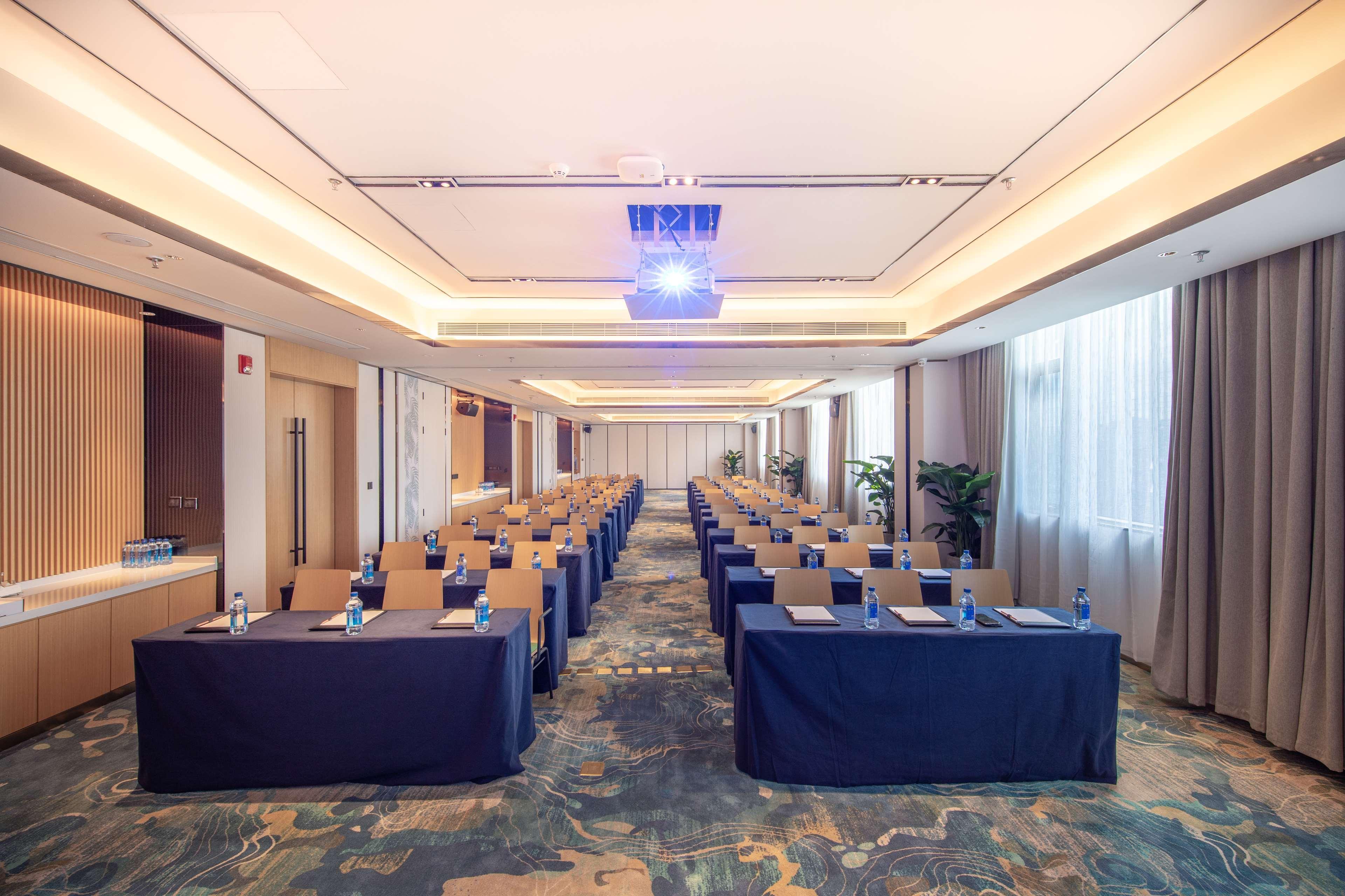 Hilton Garden Inn Shenzhen Nanshan Avenue Экстерьер фото