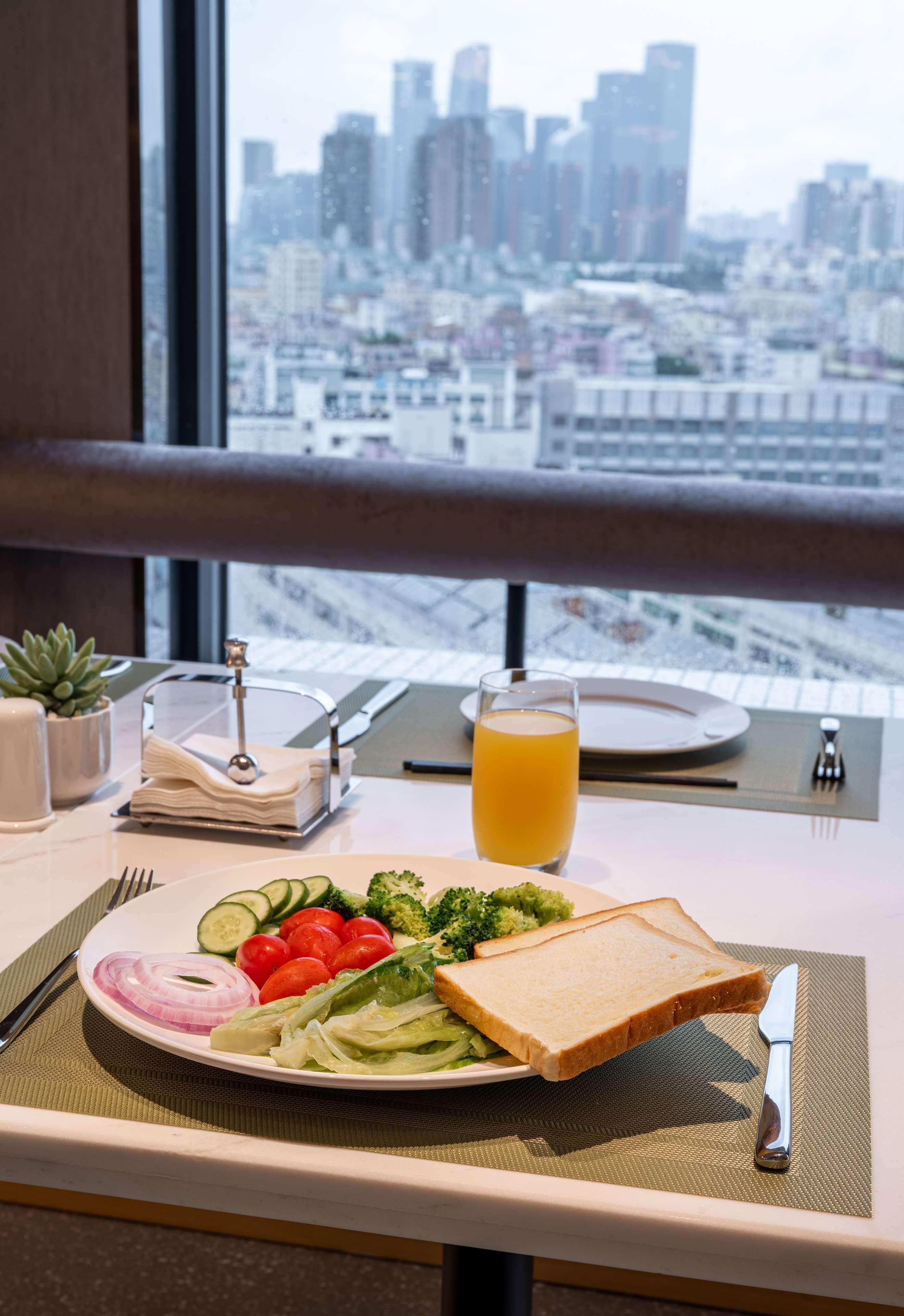Hilton Garden Inn Shenzhen Nanshan Avenue Экстерьер фото
