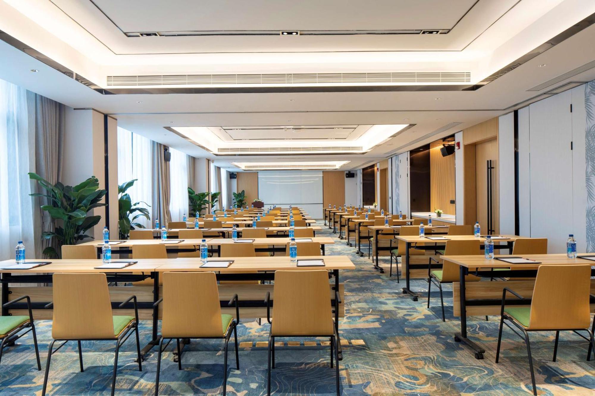 Hilton Garden Inn Shenzhen Nanshan Avenue Экстерьер фото