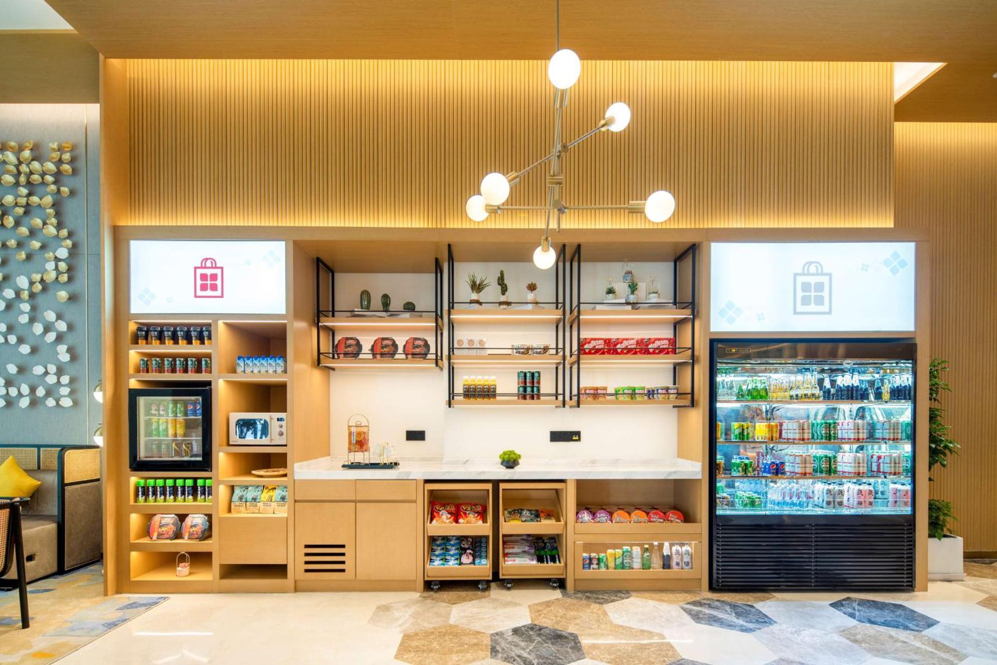 Hilton Garden Inn Shenzhen Nanshan Avenue Экстерьер фото